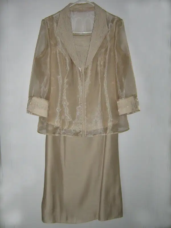 Robe de soirée in Women's - Dresses & Skirts in Québec City - Image 2