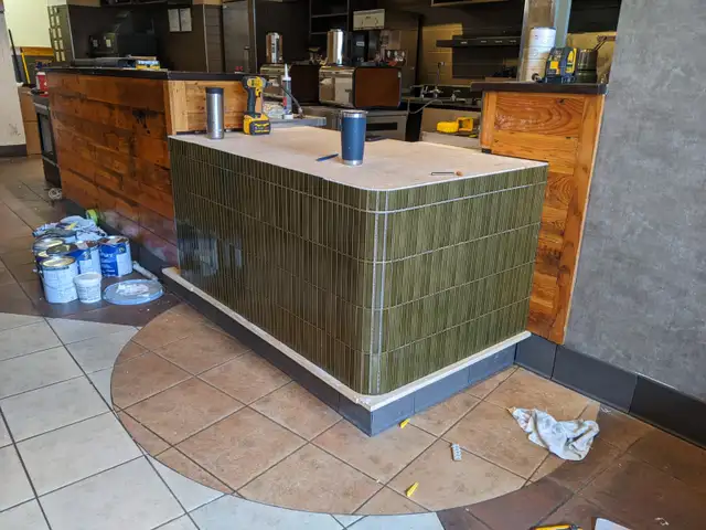 Carpenters apprentice/ helper in Construction & Trades in Calgary - Image 3