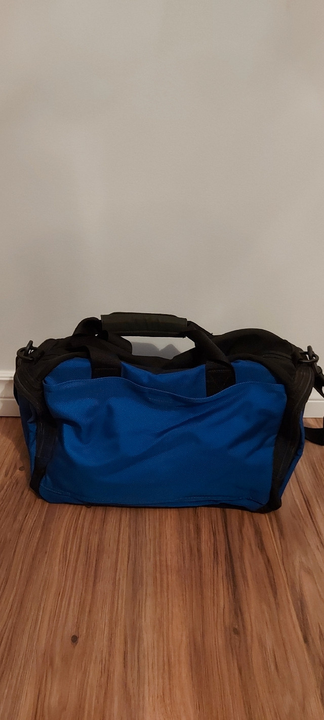 Victorinox Swiss Army Carry All Tote Duffle Traveler Bag in Other in Mississauga / Peel Region - Image 2