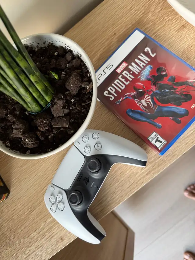 PS5 - Disc + Controller + Spiderman 2449046310196367361
