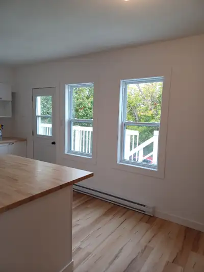 Grand appartement 3 1/2 dans un quadruplex (1 chambre, 1 pièce cuisine, 1 pièce salon, 1 salle de ba...