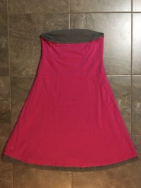 Lululemon "Renew Dirt" skirt (size 8)