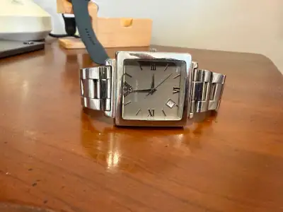 See photos Need new battery, hasn’t been used in years Well worn but price reflects