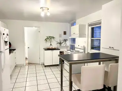 Large, Bright , Lower 4 1/2 on 10th Ave Lachine, in a quiet 4 plex. All Appliances included, AC incl...