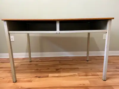 FREE Sturdy Computer Desk / Table – Metal Frame, View more