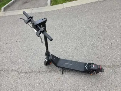 NIU KQi3 Pro Electric Scooter - Near Mint, Barely Used!, View more