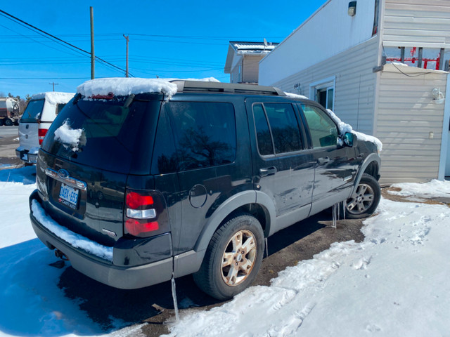 Jeep Ford Explorer 2006 in Cars & Trucks in Ottawa
