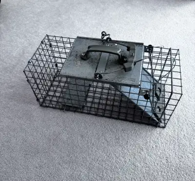 Havahart Live Rabbit and Squirrel trap. 17 inch X 7 inch X 7 inch.