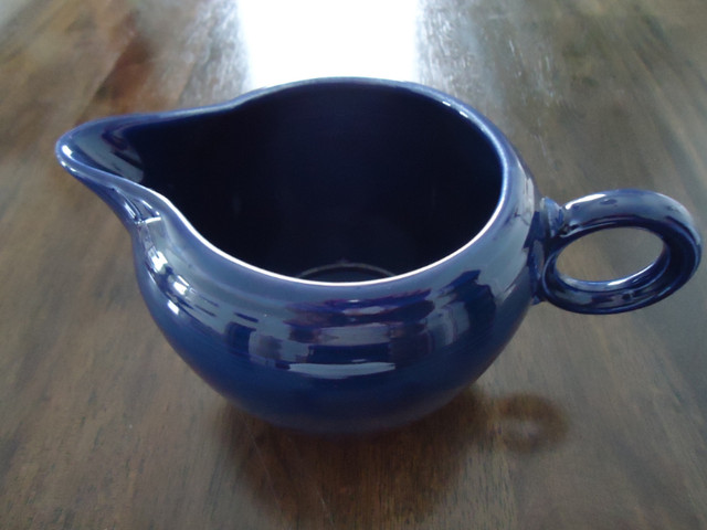 Rare Vintage Fiestaware Cobalt Blue 32 oz jug in Arts & Collectibles in Owen Sound - Image 2