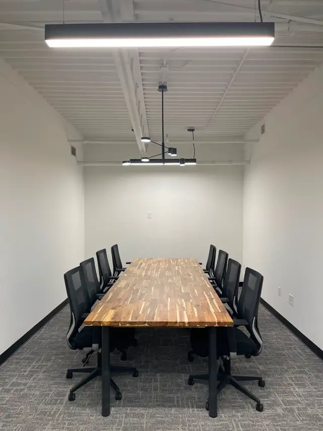 Modern Office Spaces For Rent!