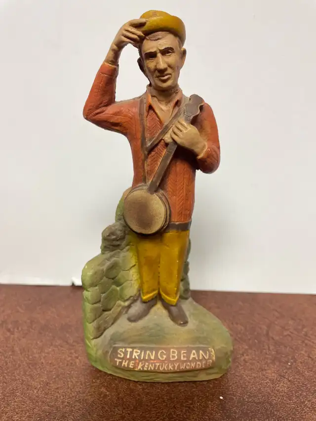 1950s Stringbean “The Kentucky Wonder” Chalkware Figure  in Arts & Collectibles in Kitchener / Waterloo - Image 4