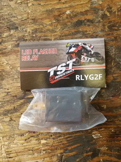 Brand new LED Motorcycle Turn Signal Relay 2 Pin. Was purchased for 09 zx6r but no longer need.