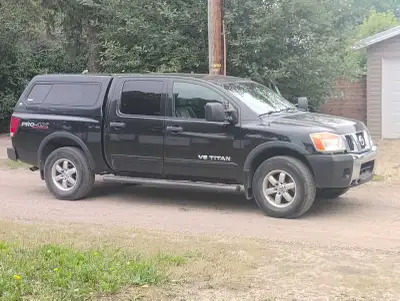 Powerful truck, runs and shifts great. 4hi/lo/lock Leather heated seats Sunroof and back slider work...
