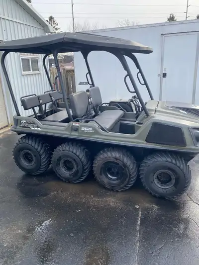 2021 Aurora 950 SX8x8 Brand new engine. 40 hp EFI vanguard (installed at Argo dealer) Only 3 kl on e...