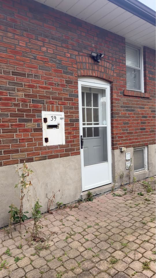 2 Beds 1 Bath House 2
