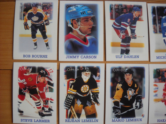24 cartes de hockey O-Pee-Chee de 1988 dans Art et objets de collection  à Saguenay - Image 3