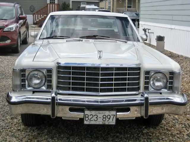 1976 Ford Granada Ghia coupe in Classic Cars in Kamloops - Image 2