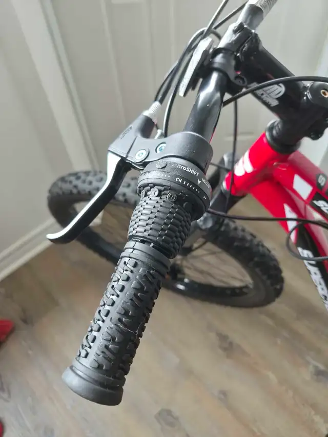 Supercycle Scrambler DS Mountain Bike 27.5" in Mountain in Ottawa - Image 10