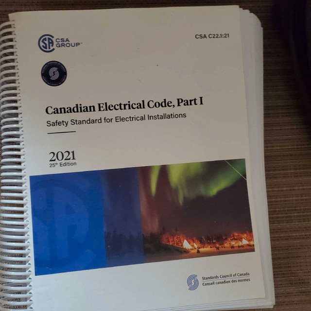 2021 Canadian electrical code  in Textbooks in Oakville / Halton Region
