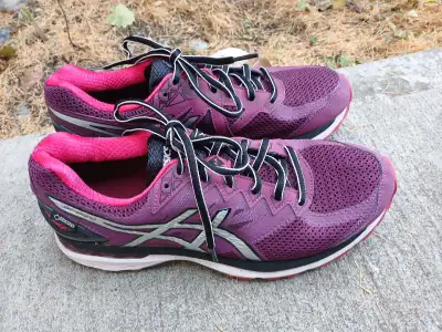 Asics Goretex Running Shoes Women Size 9.5/10, View more