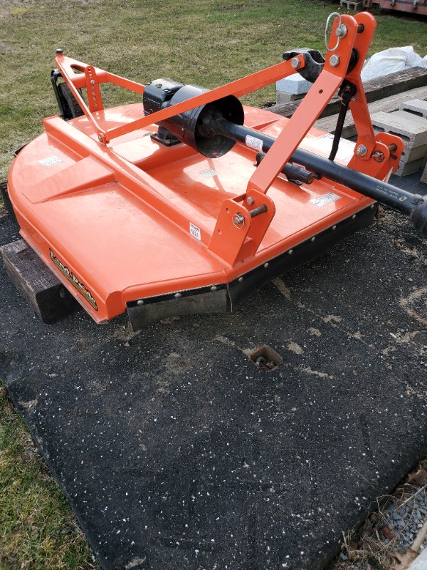 2017 Land Pride 5 foot bush hog ( RCR 1860 ) great shape 3000
