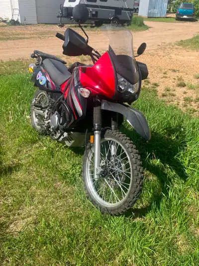 This reliable, adventure-ready 2010 Kawasaki KLR 650 is in good condition and ready for your next jo...