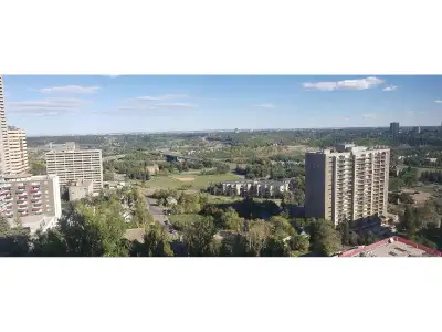 Million Dollar Views in the Heart of Downtown Edmonton Welcome to elevated urban living in the heart...