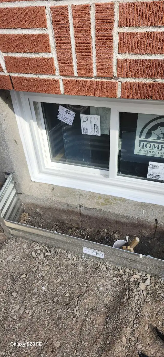 caulking window and door garage door  in Other in Kitchener / Waterloo - Image 7