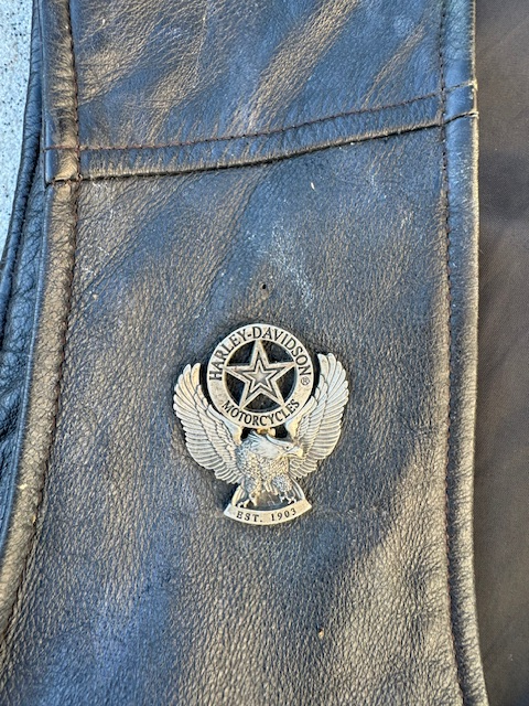Harley Davidson Men's Leather Vest Size Large in Men's in Lethbridge - Image 5