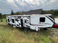 2012 Keystone Fuzion 399 Toy Hauler 