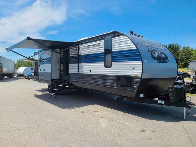 2021 Cherokee Limited  30'BH  in Travel Trailers & Campers in Thunder Bay - Image 2