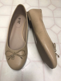 NEW Cushion Walk size 8 ballet flat shoes