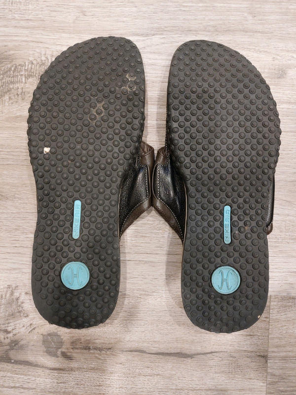 COLE HAAN LEATHER SANDALS (WITH NIKE AIR CUSHIONING IN SOLES) in Men's Shoes in City of Toronto - Image 3