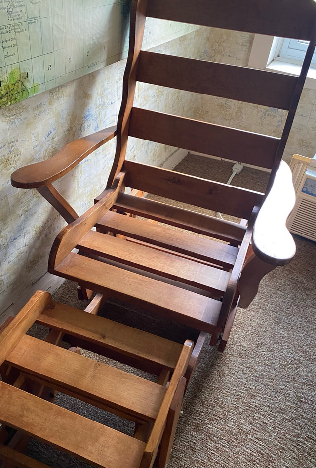 SOLID WOOD ROCKING CHAIR AND GLIDER in Chairs & Recliners in Owen Sound - Image 2