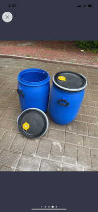 plastic barrels with lid in Ontario - Kijiji Canada