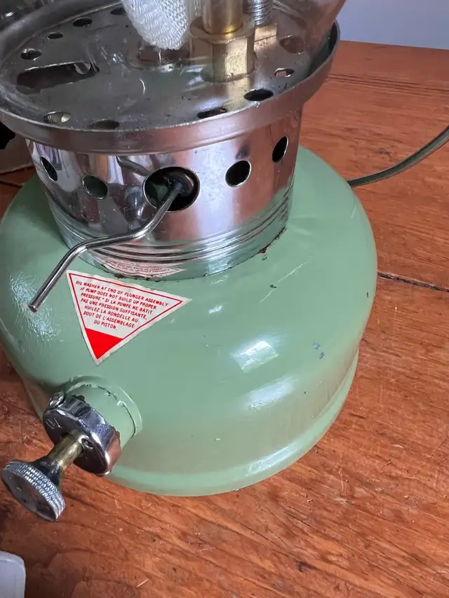 AFC gasoline lantern  in Fishing, Camping & Outdoors in Muskoka - Image 5