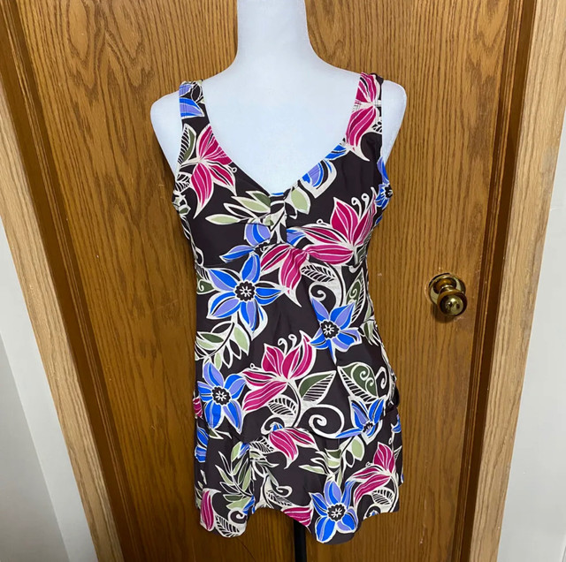 Really cute tankini and swim skirt with built in bottoms  in Women's - Other in Calgary