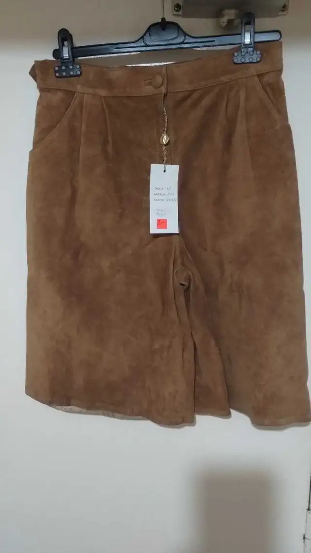 Vera Pelle Skirt in Women's - Bottoms in City of Toronto - Image 4