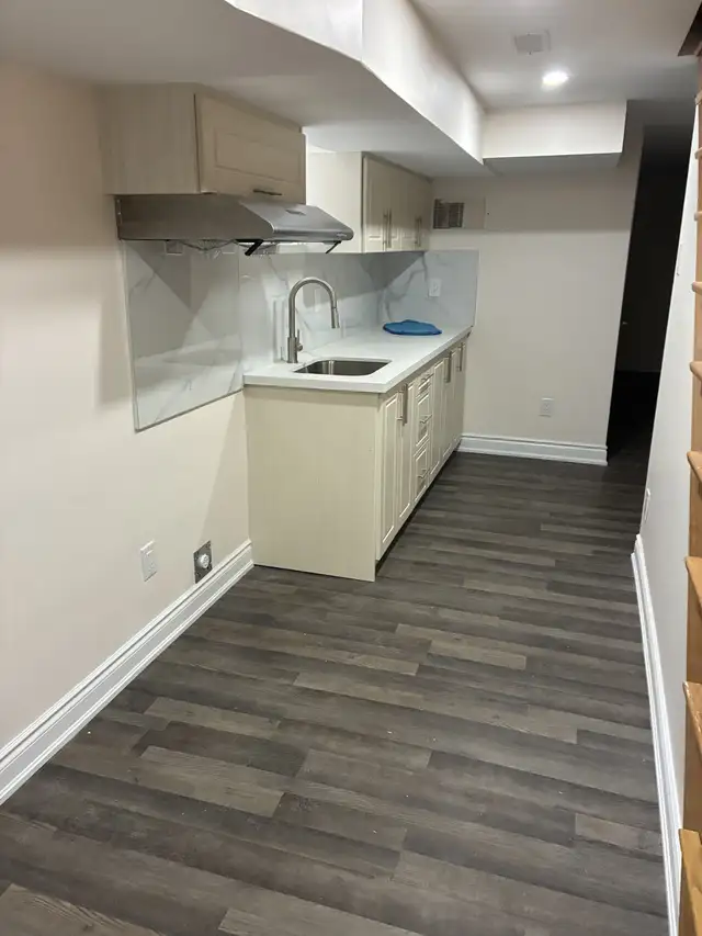 basement for rent in central erin mills
