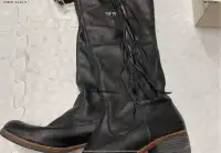 Leather boots size 8