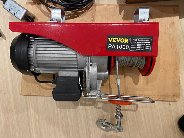 1000lb Electric Winch 120VAC in Power Tools in Belleville