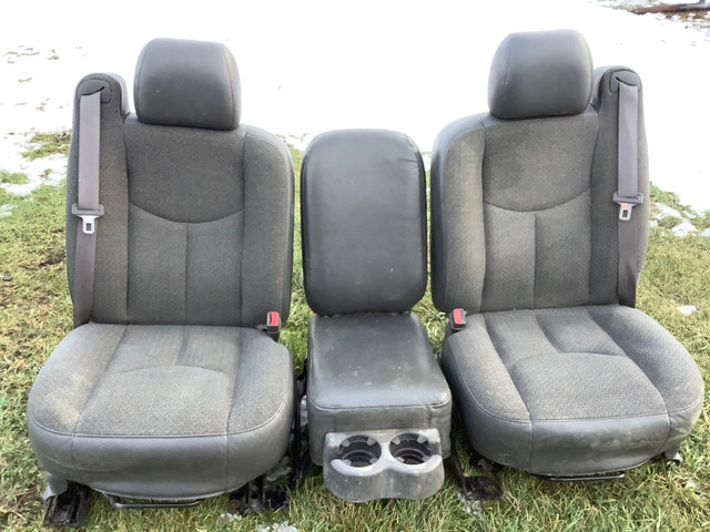 GMC/CHEVY FRONT SEATS in Other Parts & Accessories in Portage la Prairie