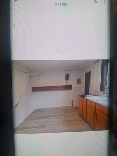 One studio for rent 1100$ / month In with private kitchen and the bathroom Located at St.Clair and K...