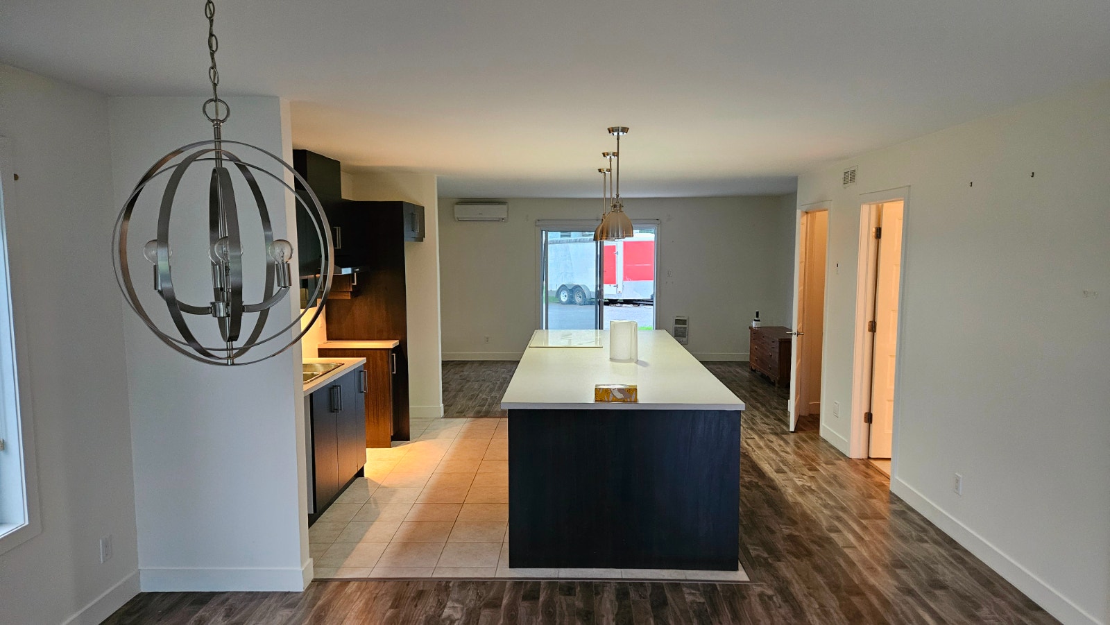 Superbe logement de 1045 pi² – Rez-de-chaussée de quadriplex — photo 3