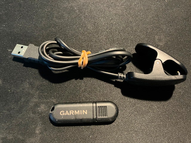 ADAPTATEUR ANT+ de GARMIN et CHARGEUR pour MONTRE GARMIN dans Autre  à Ville de Montréal