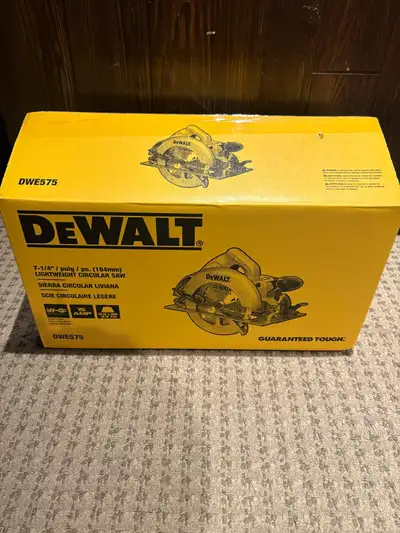 this is high-performance DEWALT DWE575 7-1/4 inch lightweight circular saw, which is brand new and s...