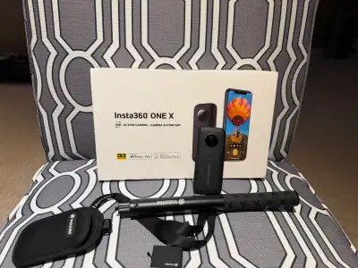 Insta360 one x In excellent shape No scratches on lens Comes with Case 2 batteries Water proof recor...