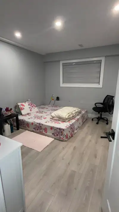 1 unfurnished large Room available in 2 bedroom 1 bathroom house. Shared bathroom, kitchen, living r...