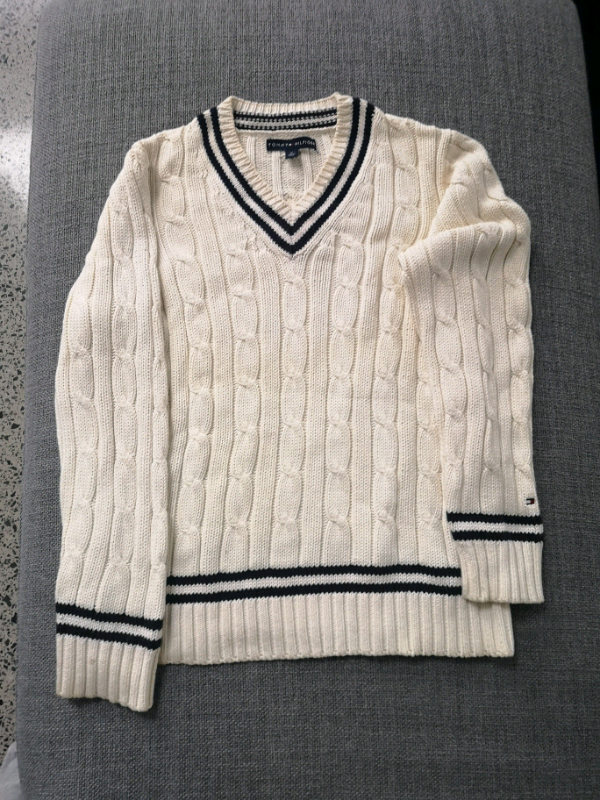 Pull Tommy Hilfiger - Homme - M in Men's in West Island - Image 2