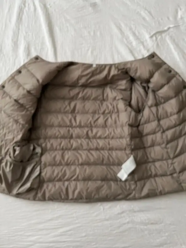 Muji Women's Lightweight Down Collarless Jacket Puffer Sz M in Women's - Tops & Outerwear in Markham / York Region - Image 3